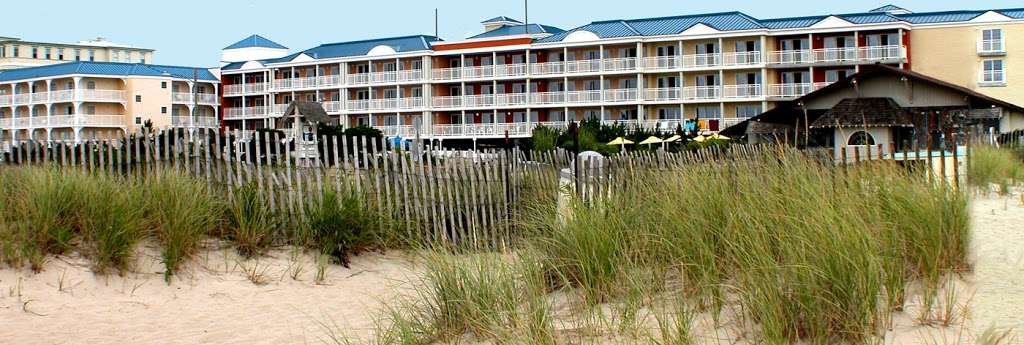 La Mer Beachfront Inn | 1317 Beach Ave, Cape May, NJ 08204 | Phone: (609) 884-9000