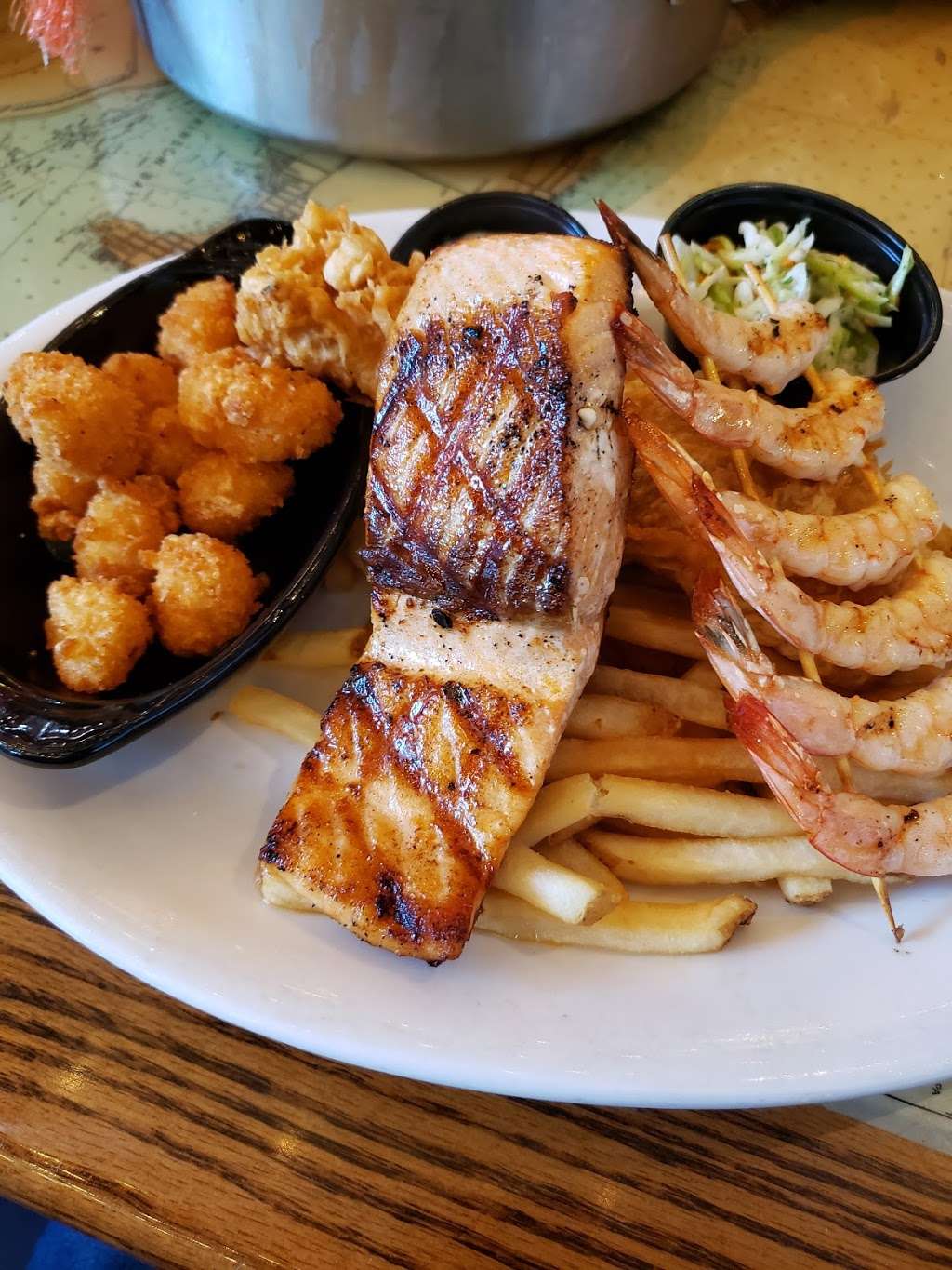 Joes Crab Shack | 3502 Seawall Blvd, Galveston, TX 77550, USA | Phone: (409) 766-1515