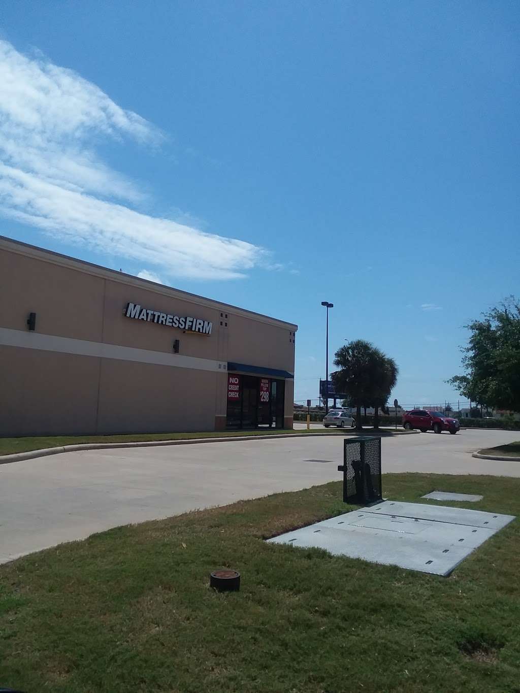 Mattress Firm Galveston | 6202 Broadway St Suite J, Galveston, TX 77551, USA | Phone: (409) 744-0806