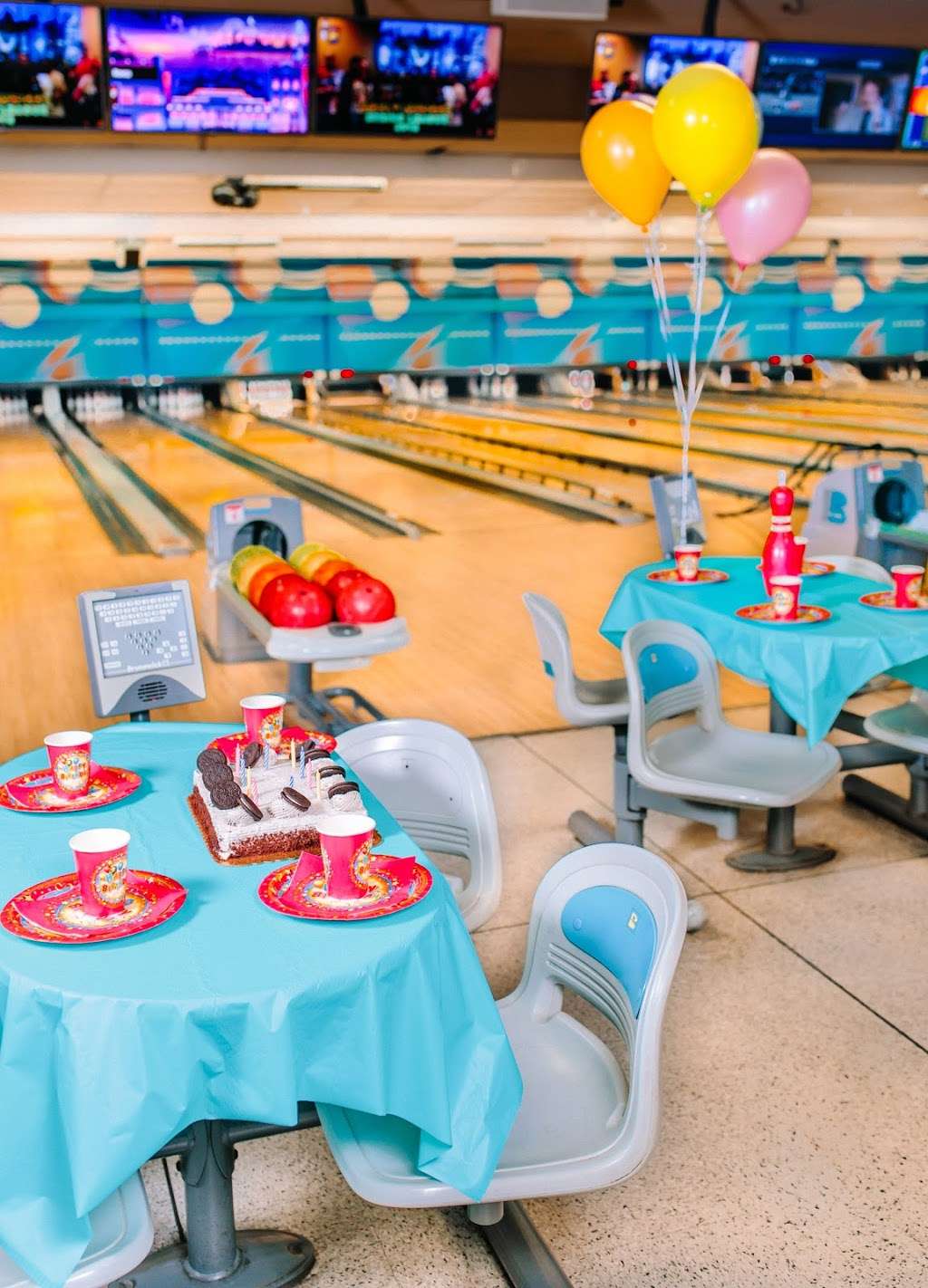 Matador Bowl | 9118 Balboa Blvd, Northridge, CA 91325, USA | Phone: (818) 892-8677