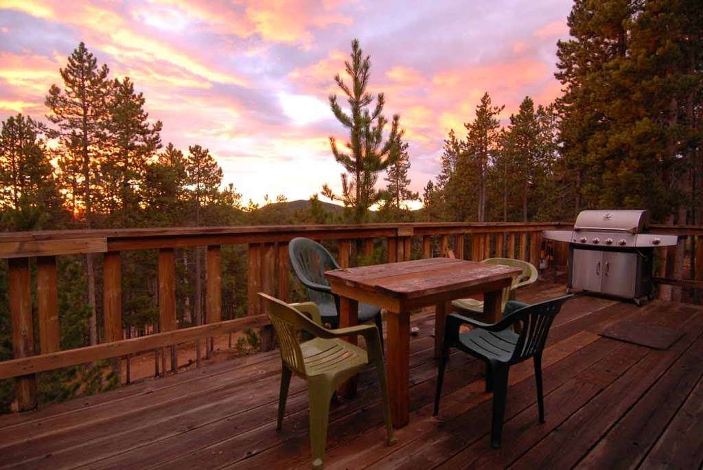 Evergreen Colorados Log Cabin & Wilderness Lodging | 199 Sioux Trail, Evergreen, CO 80439 | Phone: (303) 946-0726