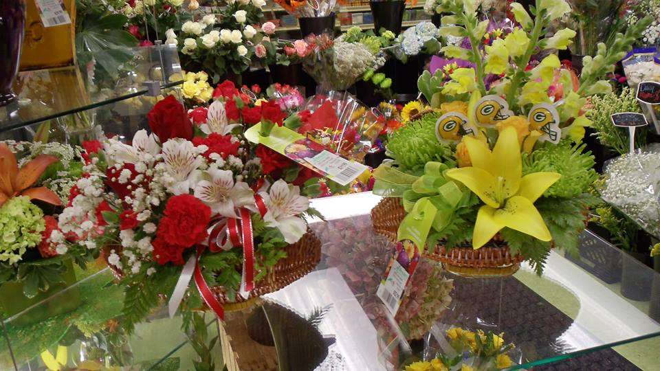 Albrechts Flower Shoppe | 3255 Golf Rd, Delafield, WI 53018, USA | Phone: (262) 646-9483