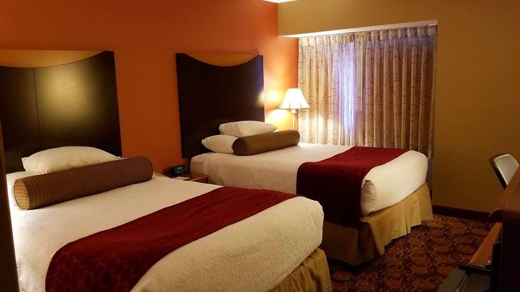 Best Western Plus The Inn at Sharon/Foxboro | 395 Old Post Rd, Sharon, MA 02067, USA | Phone: (781) 784-1000