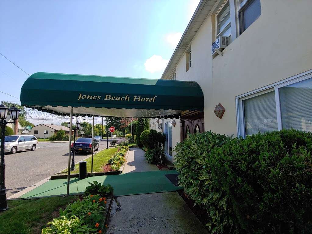 Jones Beach Hotel | 3275 Byron St, Wantagh, NY 11793, USA | Phone: (516) 785-2020
