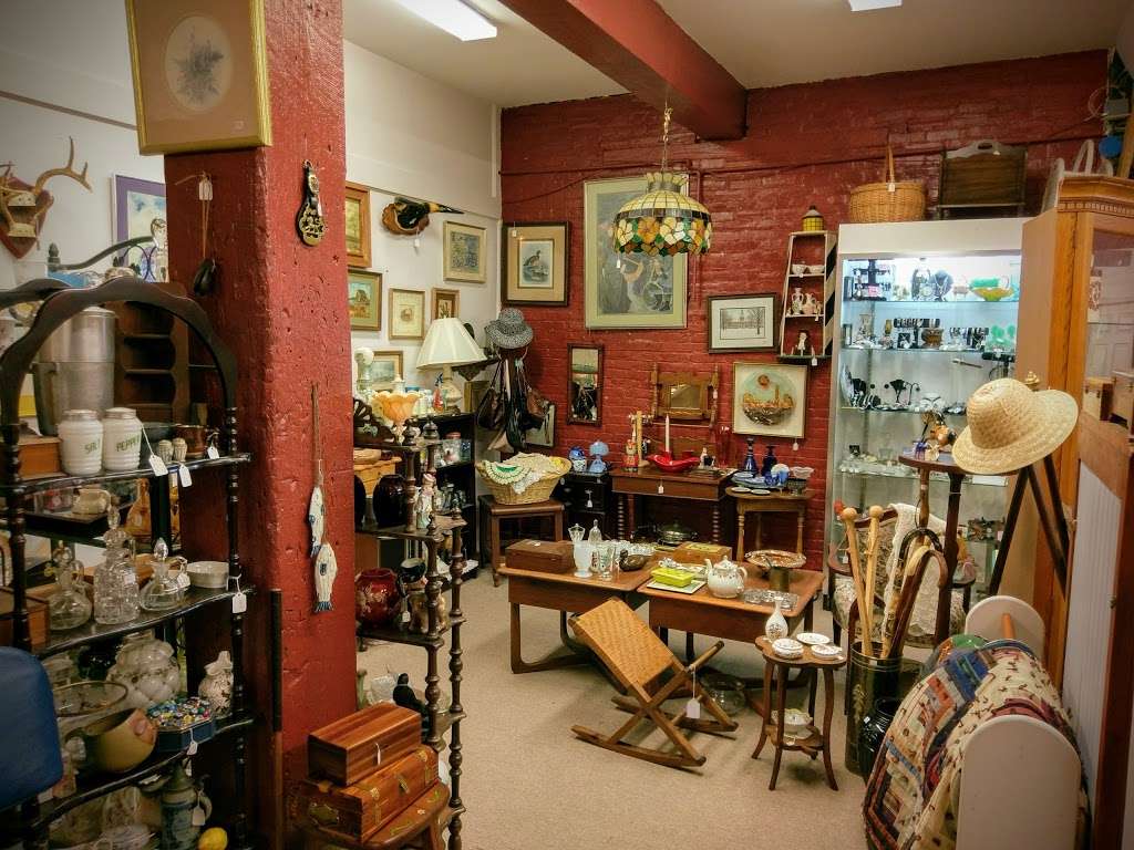 Seneca Cannery Antiques | 201 St John St # 2, Havre De Grace, MD 21078, USA | Phone: (410) 942-0701