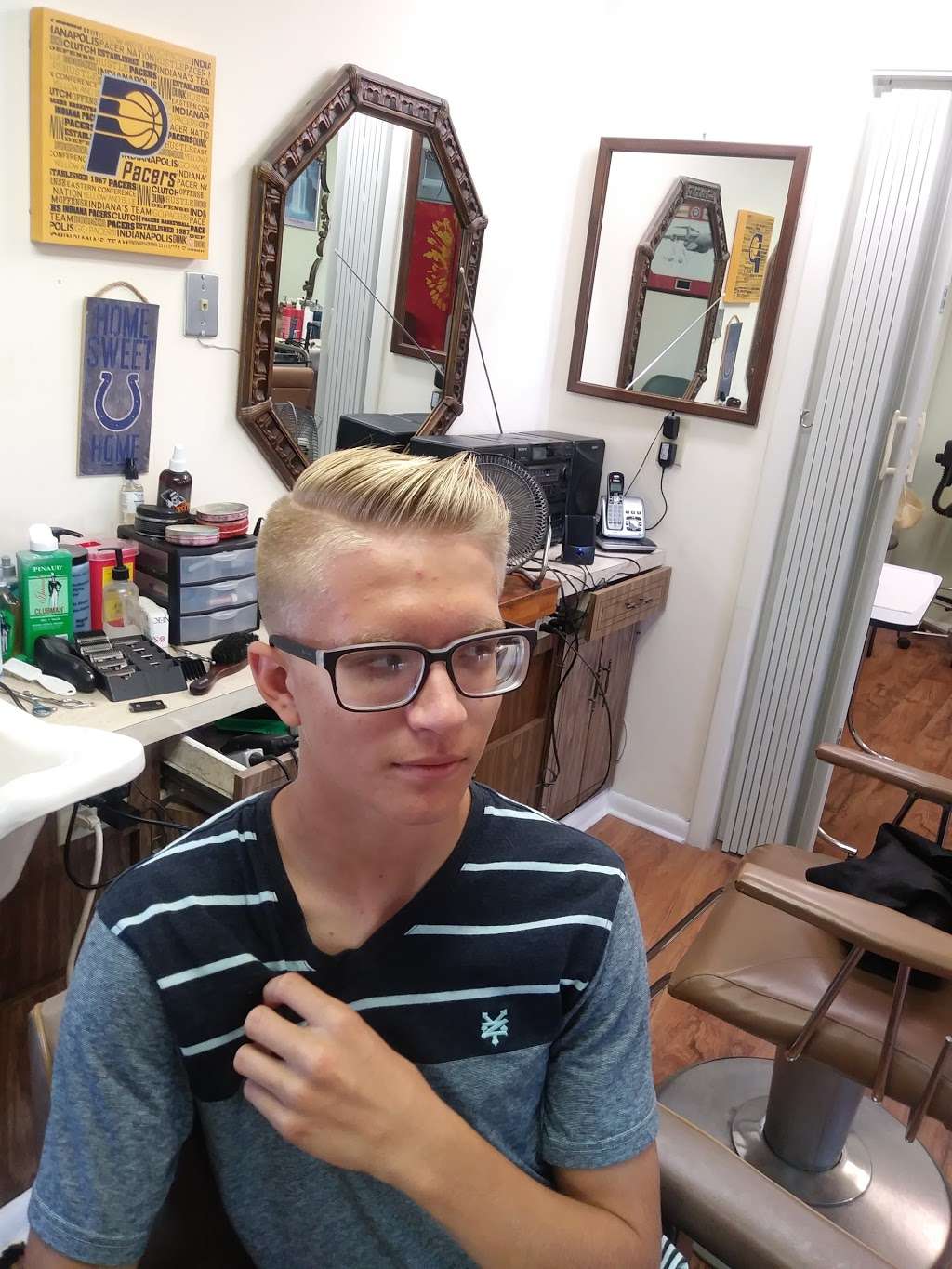 Classic Cuts | 1740 Hospital Dr, Martinsville, IN 46151 | Phone: (765) 342-4676