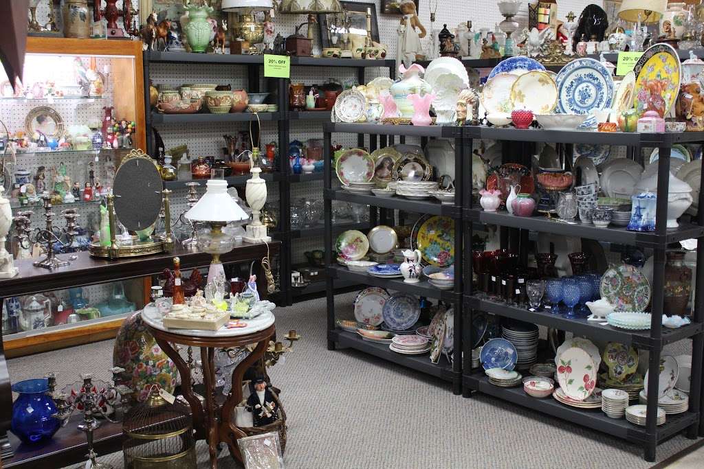 Pine Hills Antique Mall | 3 Adams Dr, Reinholds, PA 17569, USA | Phone: (717) 484-6313