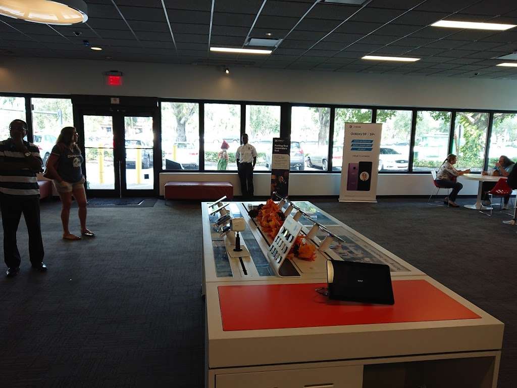 AT&T Store | 11380 Pines Blvd, Pembroke Pines, FL 33026, USA | Phone: (954) 430-7052