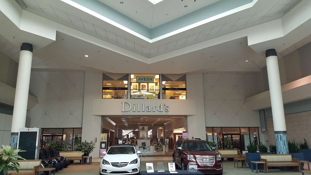 Dillards | 1700 W International Speedway Blvd, Daytona Beach, FL 32114, USA | Phone: (386) 255-8161