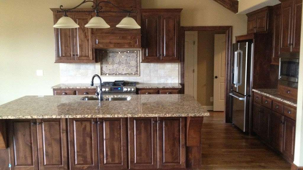 CUSTOM CABINETS BY LAWRENCE CONSTRUCTION INC | 1427 Merriam Ln, Kansas City, KS 66103 | Phone: (913) 208-9797