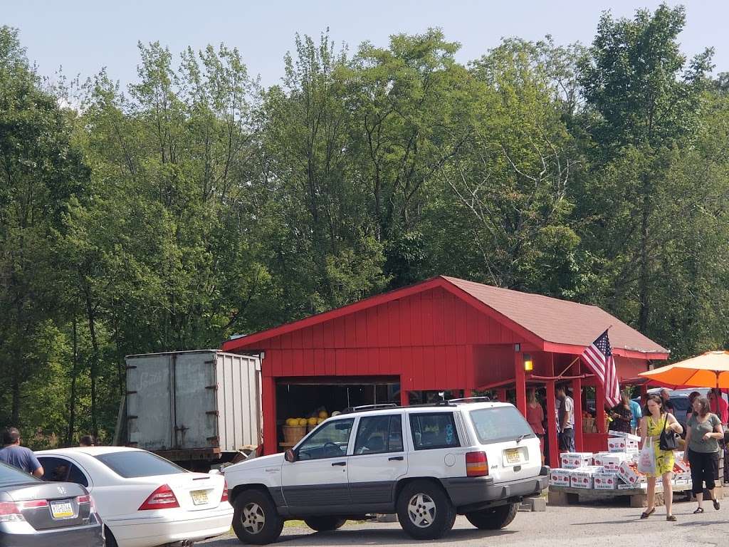 Fresh produce Farmers Market | 452 US-206, Branchville, NJ 07826, USA