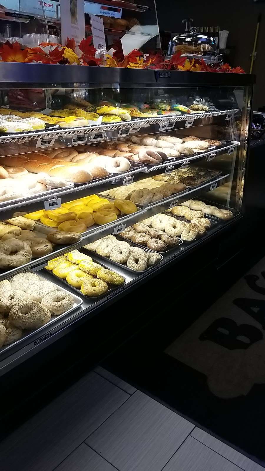 Gems House of Bagels | 106 Leonardville Rd, Belford, NJ 07718, USA | Phone: (732) 471-1550