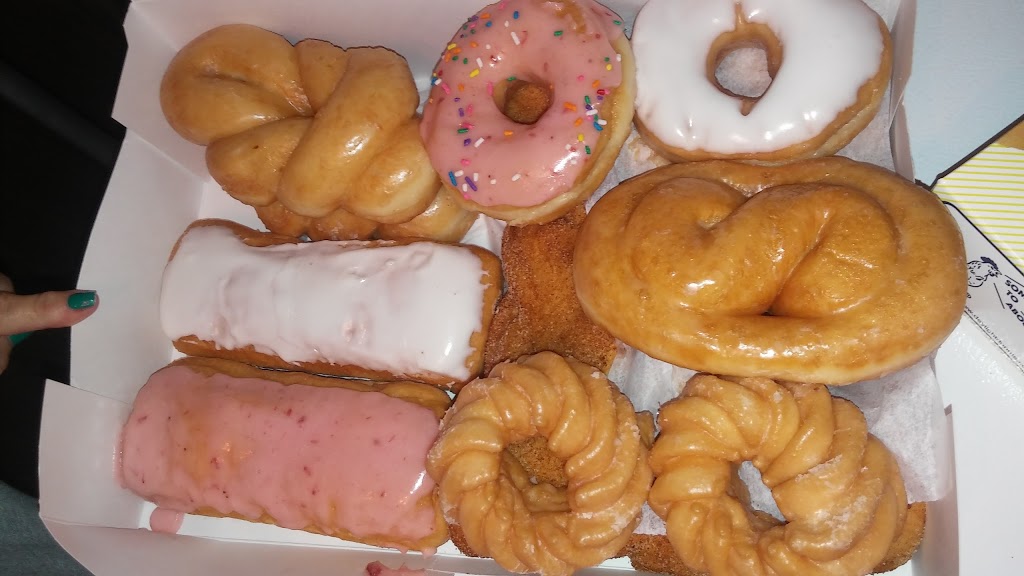 Daylight Donuts | 3485 Tylersville Rd, Hamilton, OH 45011, USA | Phone: (513) 889-3159