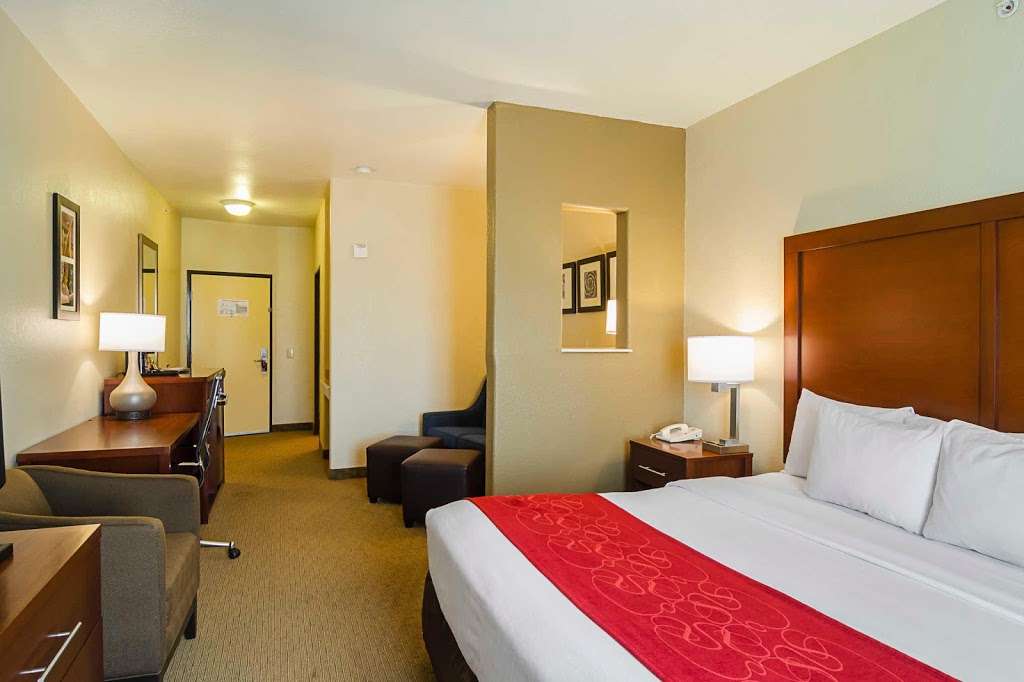 Quality Suites North IH 35 | 11526 I-35, San Antonio, TX 78233, USA | Phone: (210) 656-4600