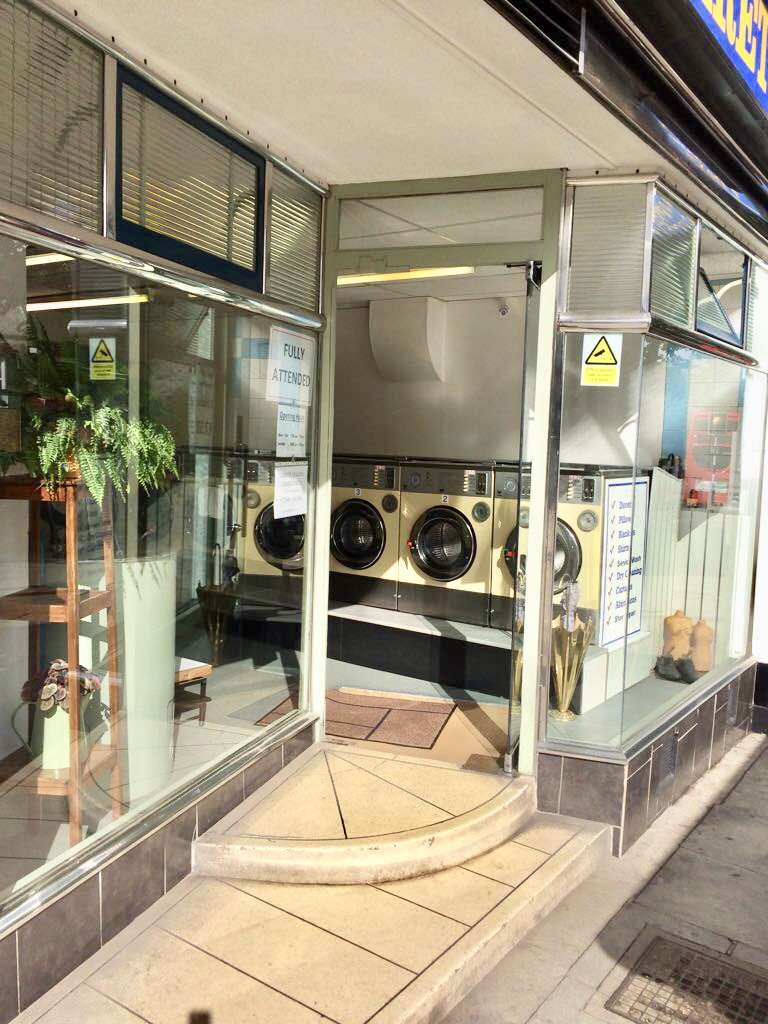 Heck Of A Wash | 109 High Rd, London N2 8AG, UK | Phone: 020 8883 0294