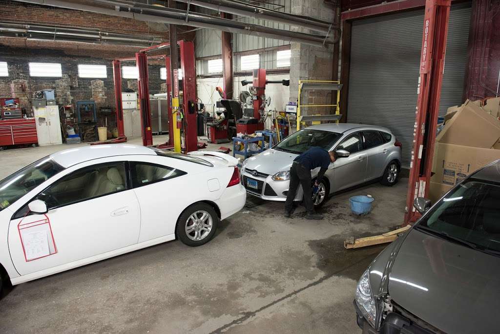 Bumper Globe Collision Centre | 1845 S Hanover St, Baltimore, MD 21230 | Phone: (443) 708-8352