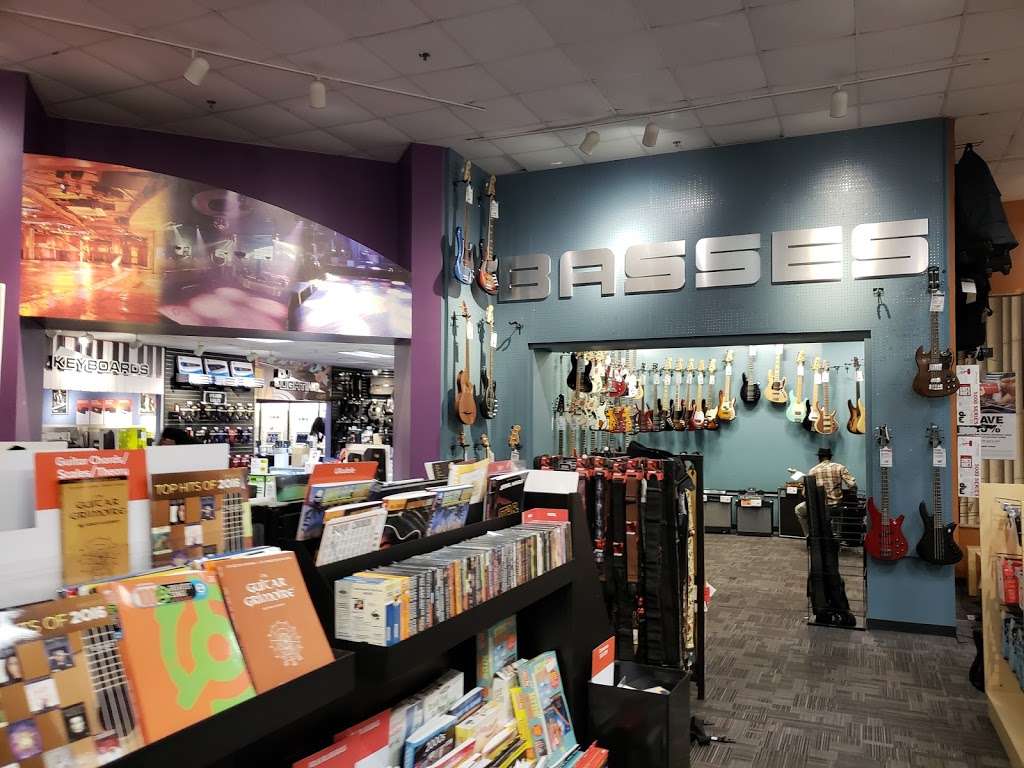 Guitar Center | 5025 Okeechobee Blvd, West Palm Beach, FL 33417, USA | Phone: (561) 616-5601