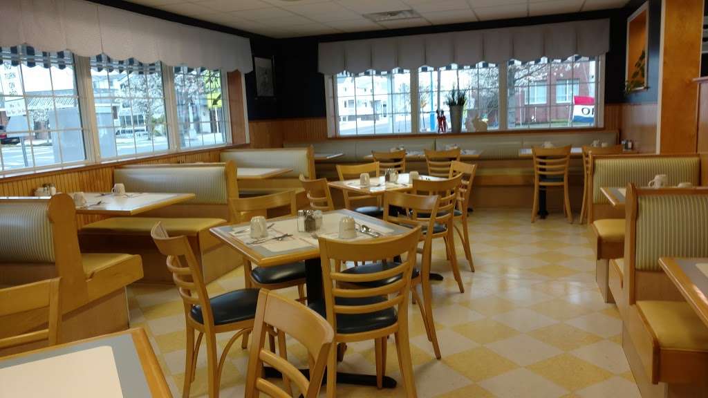 Uncle Bills Pancake Housek | 3189 Dune Dr, Avalon, NJ 08202, USA | Phone: (609) 967-8448
