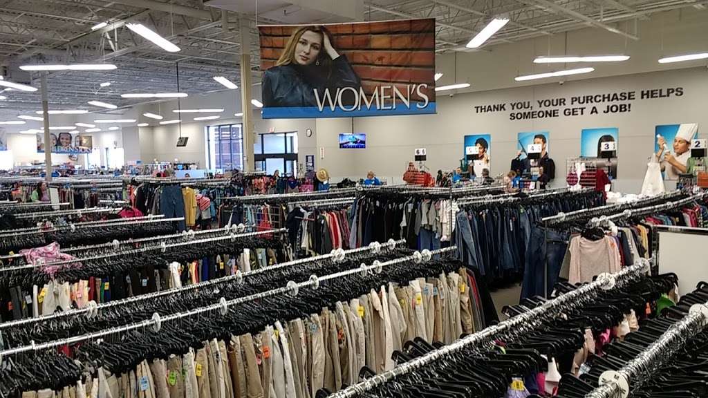 Goodwill Store & Donation Center | 18605 W Bluemound Rd, Brookfield, WI 53045, USA | Phone: (262) 901-0089