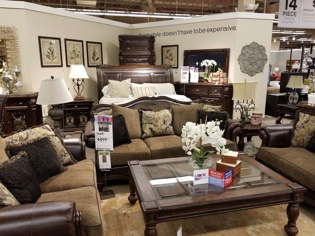 Ashley HomeStore | 905 Perimeter Dr, Schaumburg, IL 60173, USA | Phone: (847) 240-5910