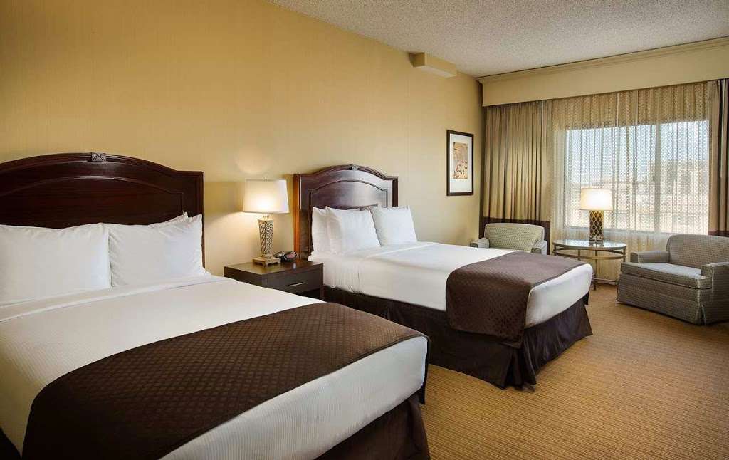 DoubleTree by Hilton | 5460 N River Rd, Rosemont, IL 60018, USA | Phone: (847) 292-9100