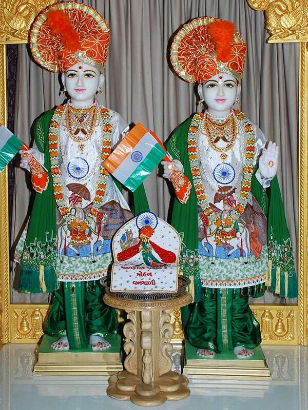 BAPS Shri Swaminarayan Mandir | 2000 Tonnelle Ave, North Bergen, NJ 07047, USA | Phone: (201) 865-6555