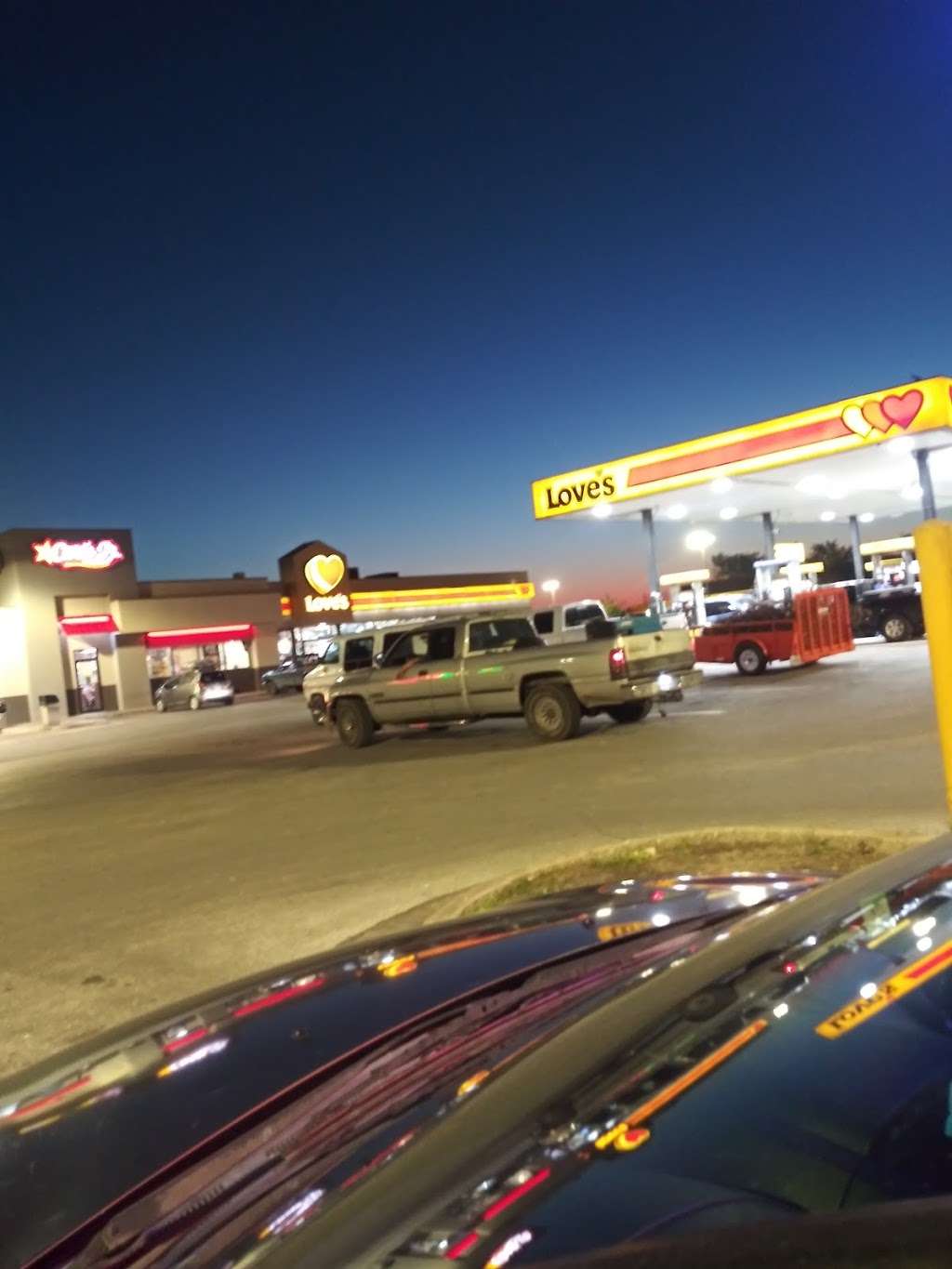 Loves Travel Stop | 11361 Interstate 35 Access Rd, Von Ormy, TX 78073, USA | Phone: (210) 623-2329