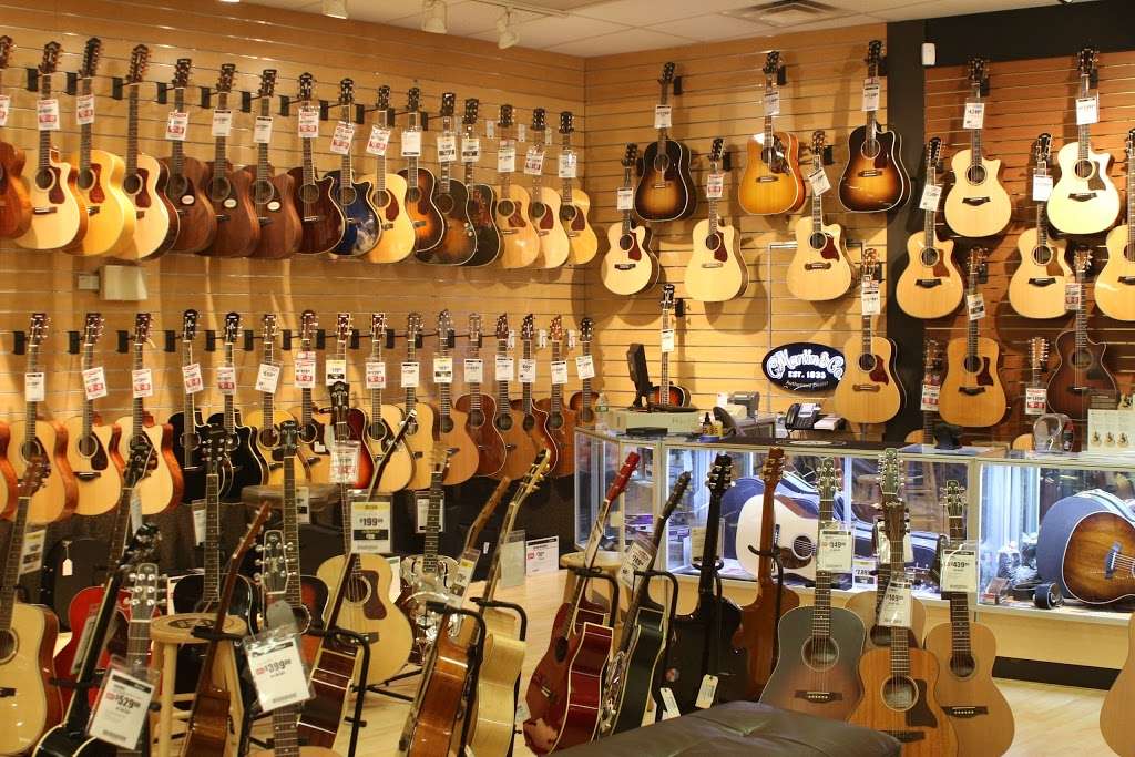 Sam Ash Music Stores | 385 Old Country Rd, Carle Place, NY 11514, USA | Phone: (516) 333-8700
