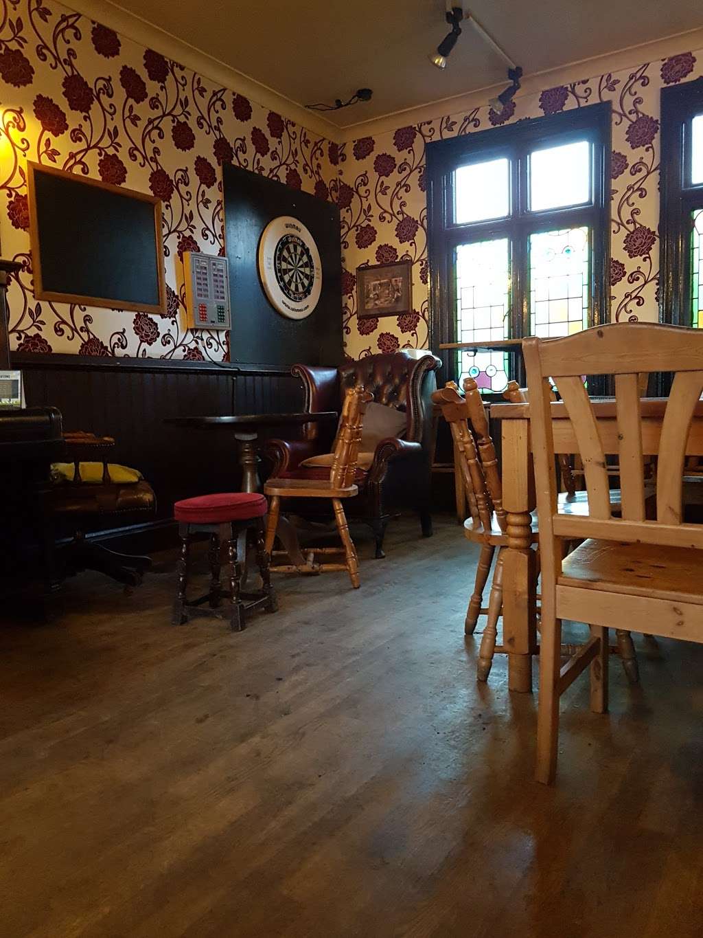 The Queens Head | 25 High Street Downe, Downe, Orpington BR6 7US, UK | Phone: 01689 852145