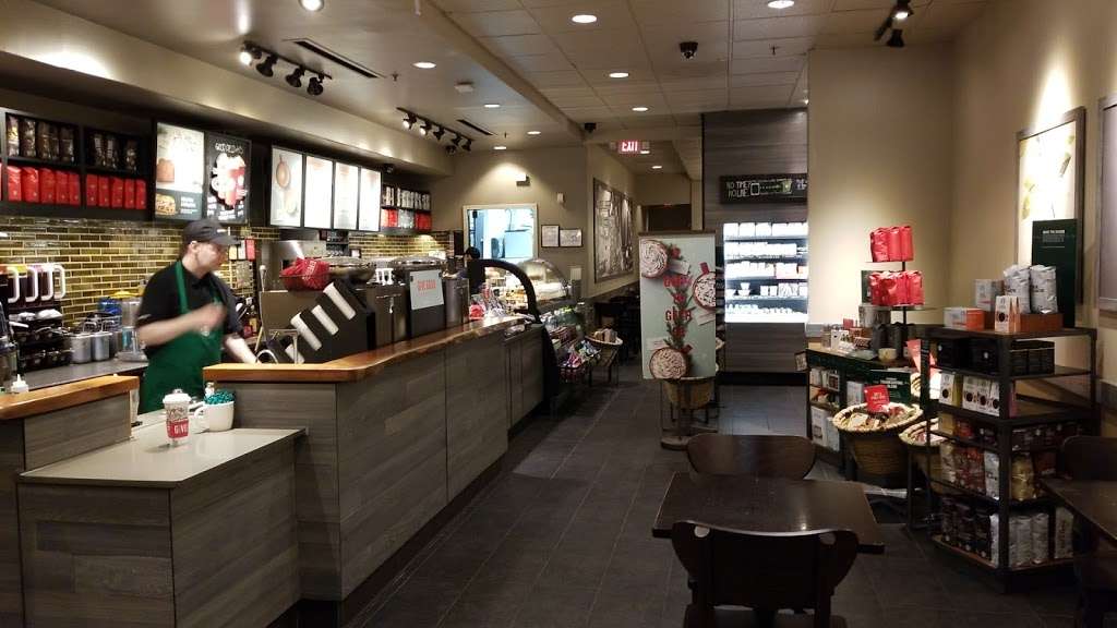 Starbucks | 6003-A Burke Centre Pkwy, Burke, VA 22015 | Phone: (703) 250-2292