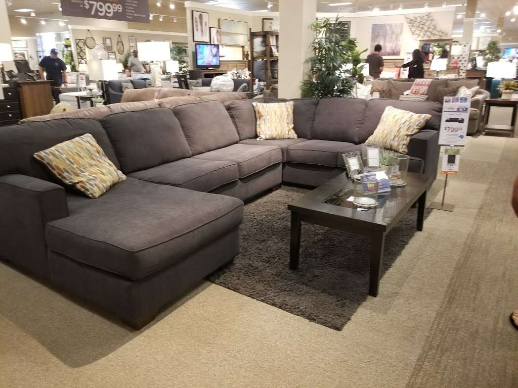 Ashley HomeStore | 1721 Ventura Blvd, Oxnard, CA 93036, USA | Phone: (805) 981-0284