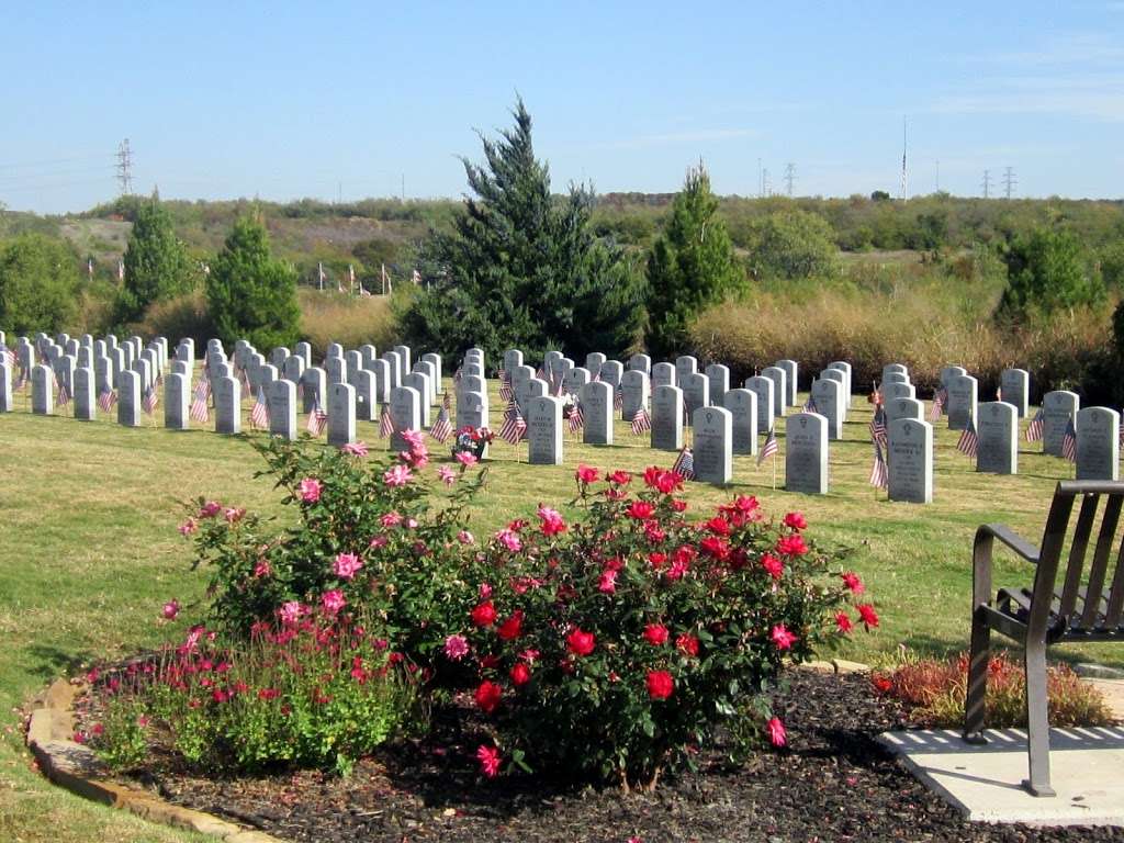 Dallas-Fort Worth National Cemetery | 2000 Mountain Creek Pkwy, Dallas, TX 75211, USA | Phone: (214) 467-3374