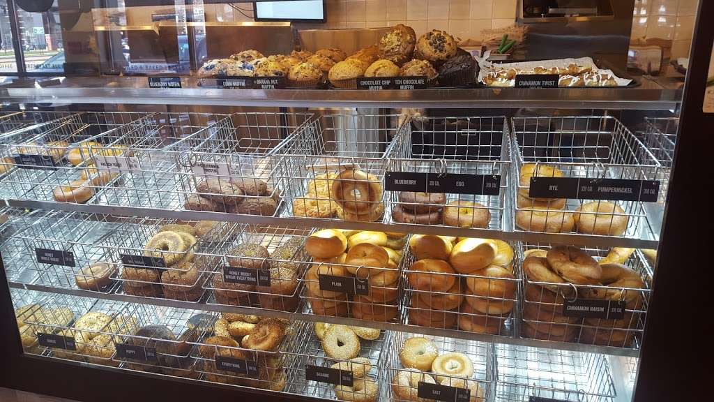 Manhattan Bagel | 581 Northfield Ave, West Orange, NJ 07052, USA | Phone: (973) 669-0160