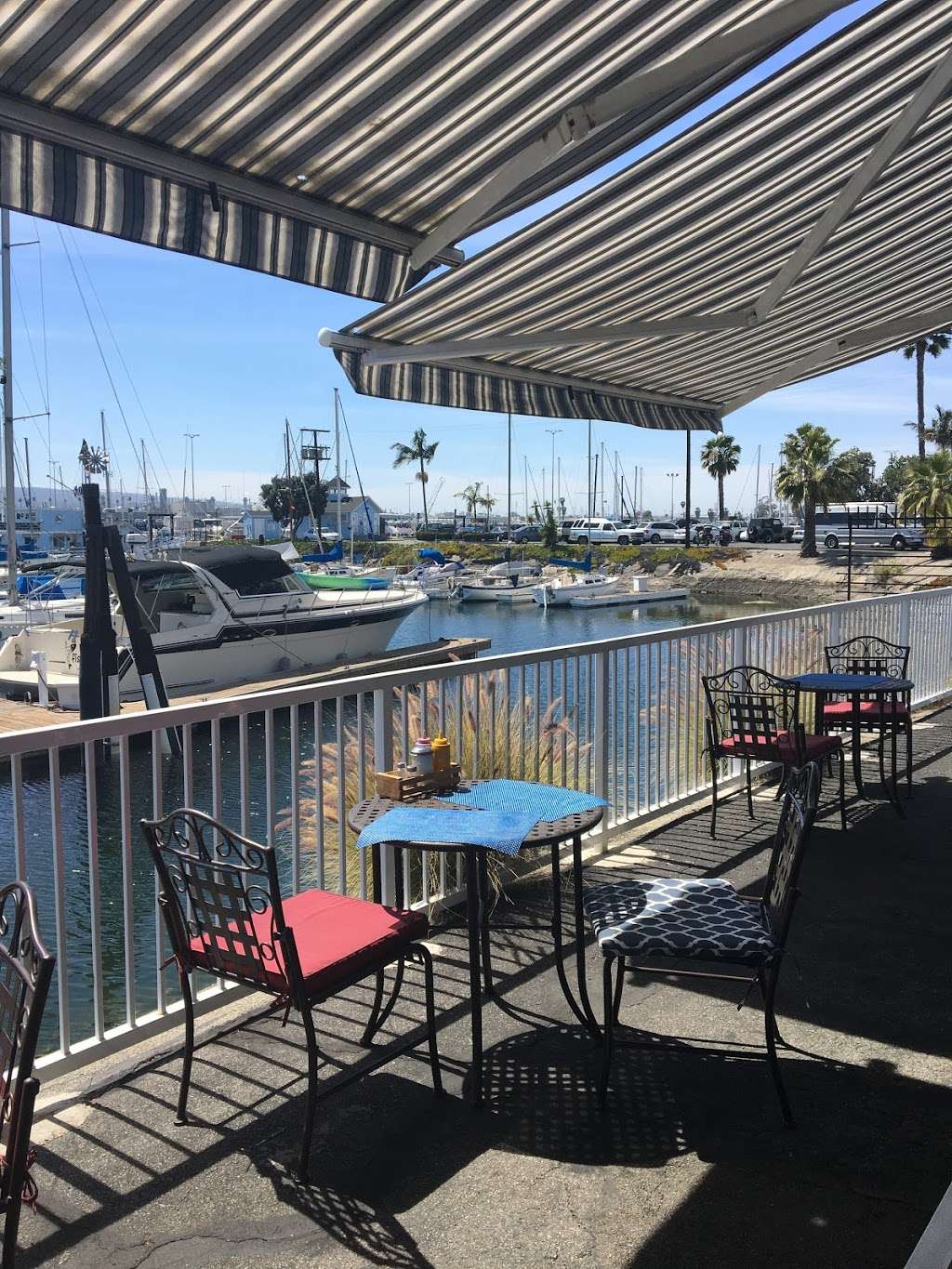 Marina Cafe | 720 Peninsula Rd, Wilmington, CA 90744, USA | Phone: (310) 847-1299