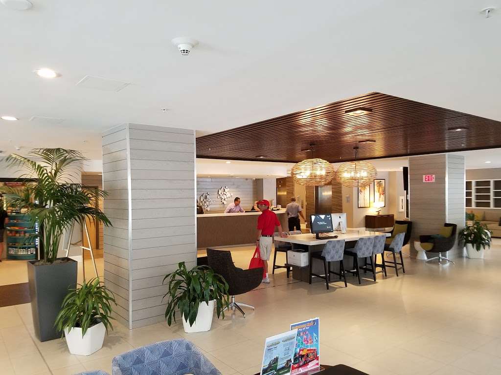 DoubleTree Resort by Hilton Hollywood Beach | 4000 S Ocean Dr, Hollywood, FL 33019, USA | Phone: (954) 454-4334