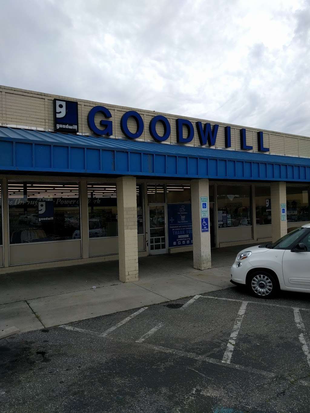 Goodwill - Gastonia | 2549 W Franklin Blvd, Gastonia, NC 28052, USA | Phone: (704) 864-2225