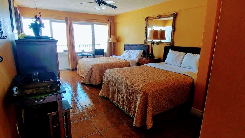 Daytona Inn Beach Resort | 219 S Atlantic Ave, Daytona Beach, FL 32118 | Phone: (407) 850-8288