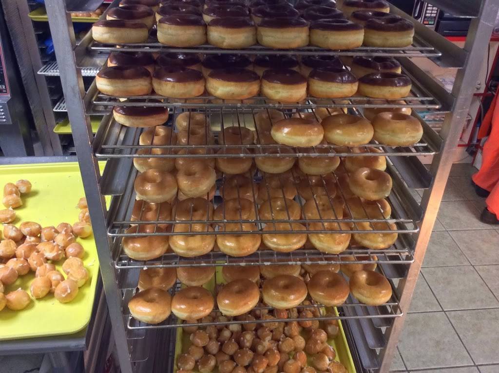 Donut Plus | 2977 S Precinct Line Rd, Fort Worth, TX 76118, USA | Phone: (817) 590-9660