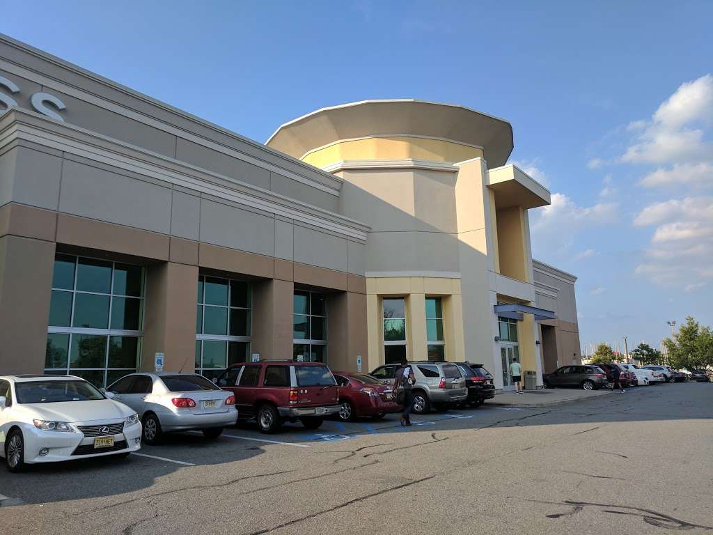 LA Fitness | 200 New World Way, South Plainfield, NJ 07080 | Phone: (908) 755-3104