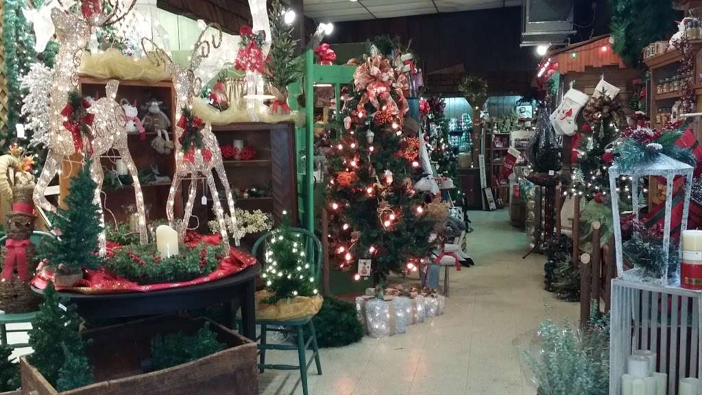 Costellos Christmas & Home - store  | Photo 1 of 7 | Address: 2 Norwood Ave, Deepwater, NJ 08023, USA | Phone: (856) 299-2999