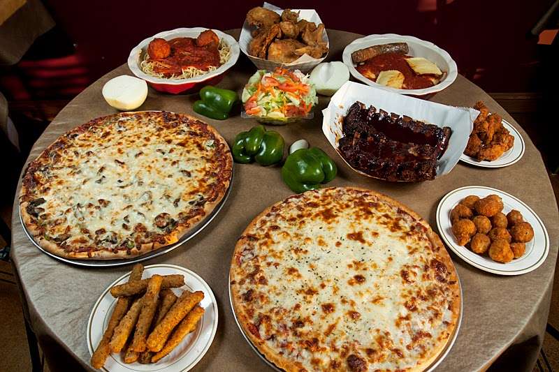 Savarinos Pizza | 1134 W Jefferson St, Shorewood, IL 60404, USA | Phone: (815) 725-1800