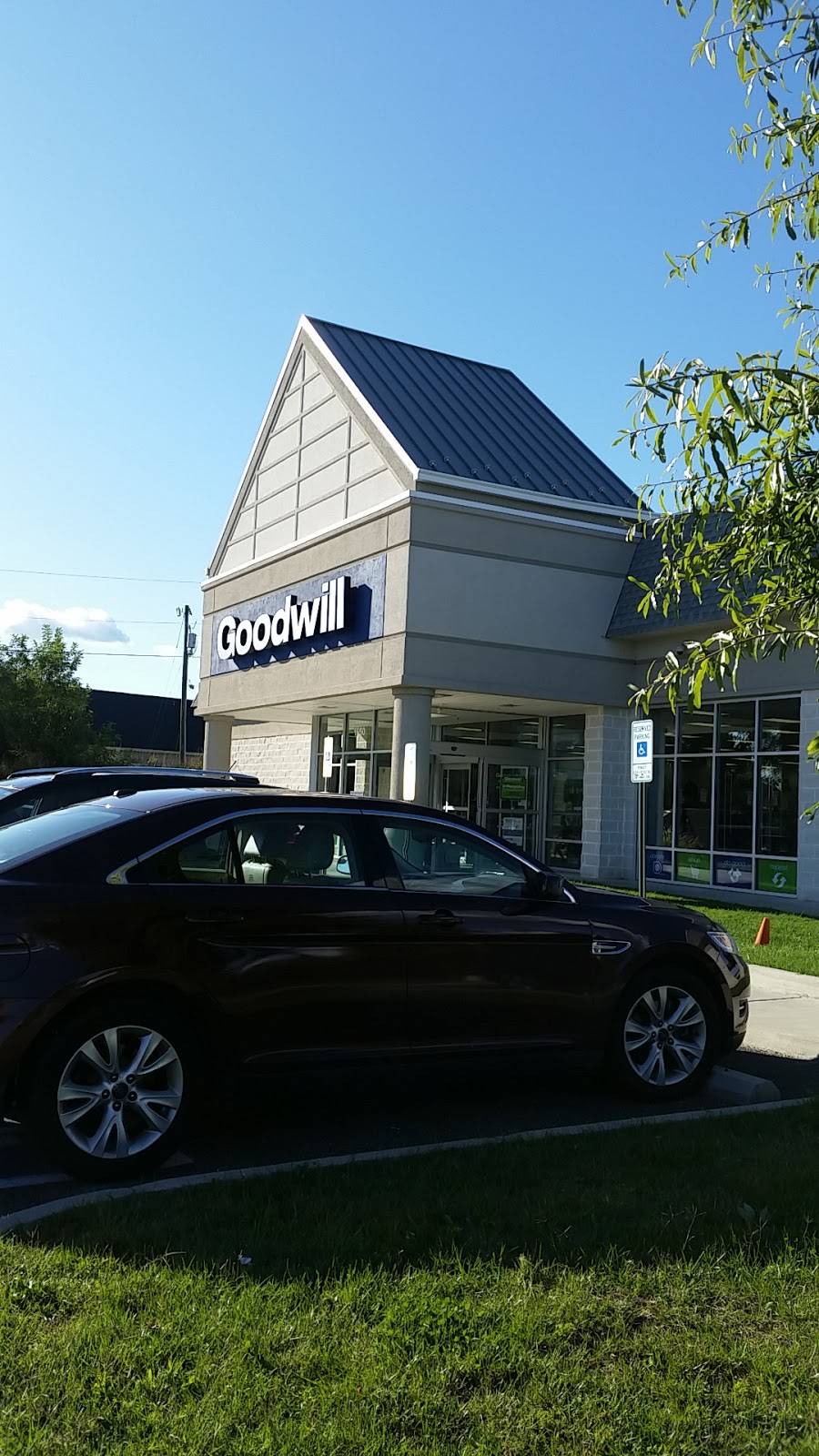 Goodwill Centerville Retail Store | 1650 St Matthews Ln, Manakin-Sabot, VA 23103, USA | Phone: (804) 708-7006