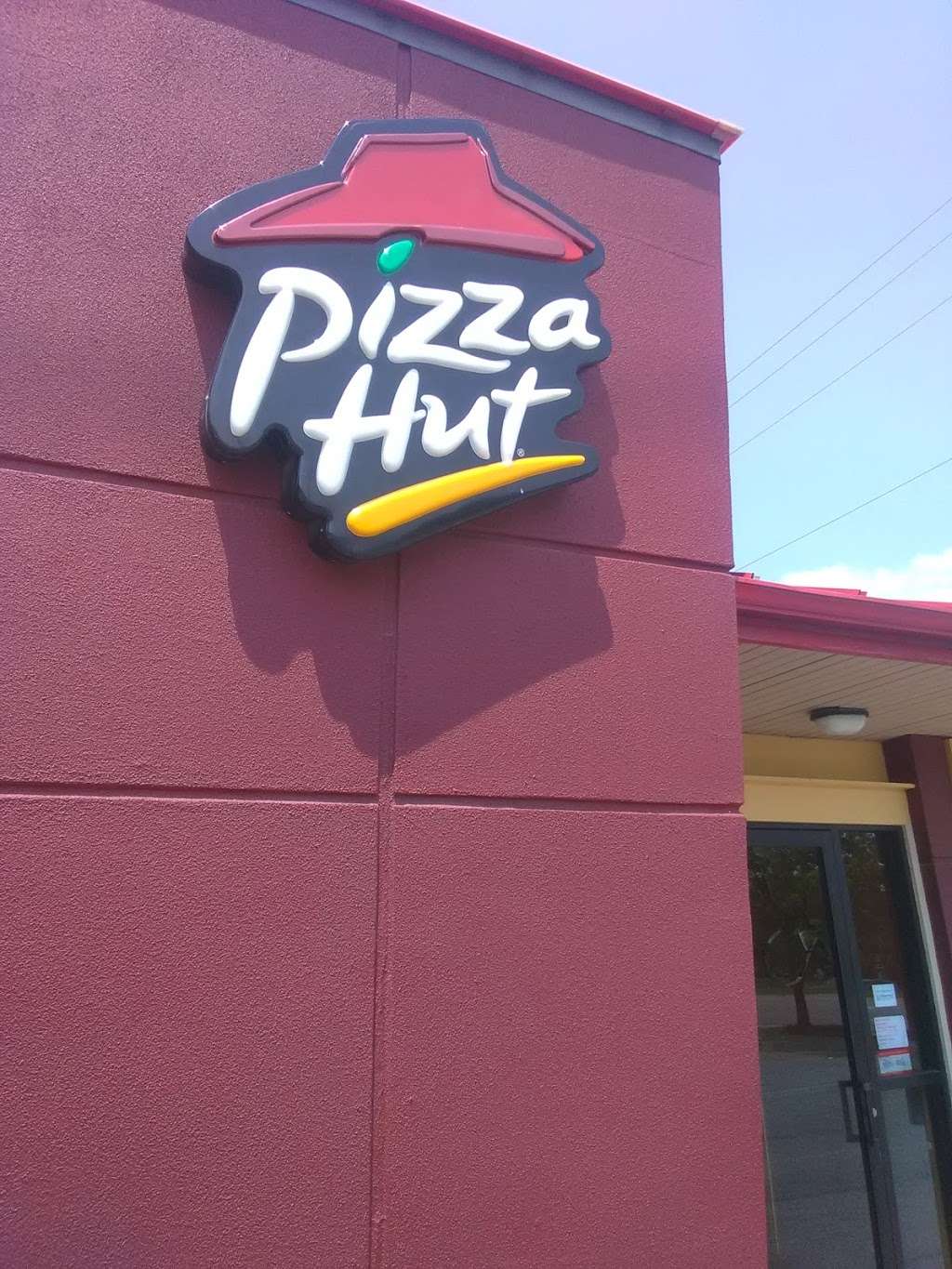 Pizza Hut | 407 N Main St, Lansing, KS 66043 | Phone: (913) 727-3232
