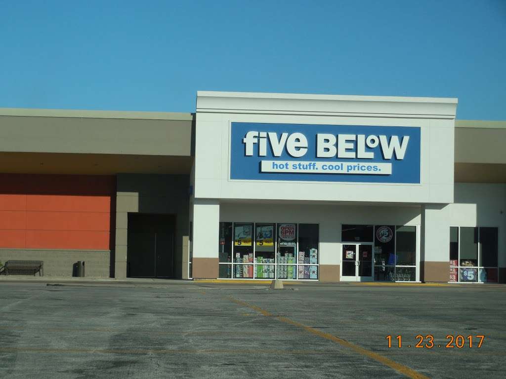Five Below | 7601 S Cicero Ave #1930, Chicago, IL 60652, USA | Phone: (773) 581-7731