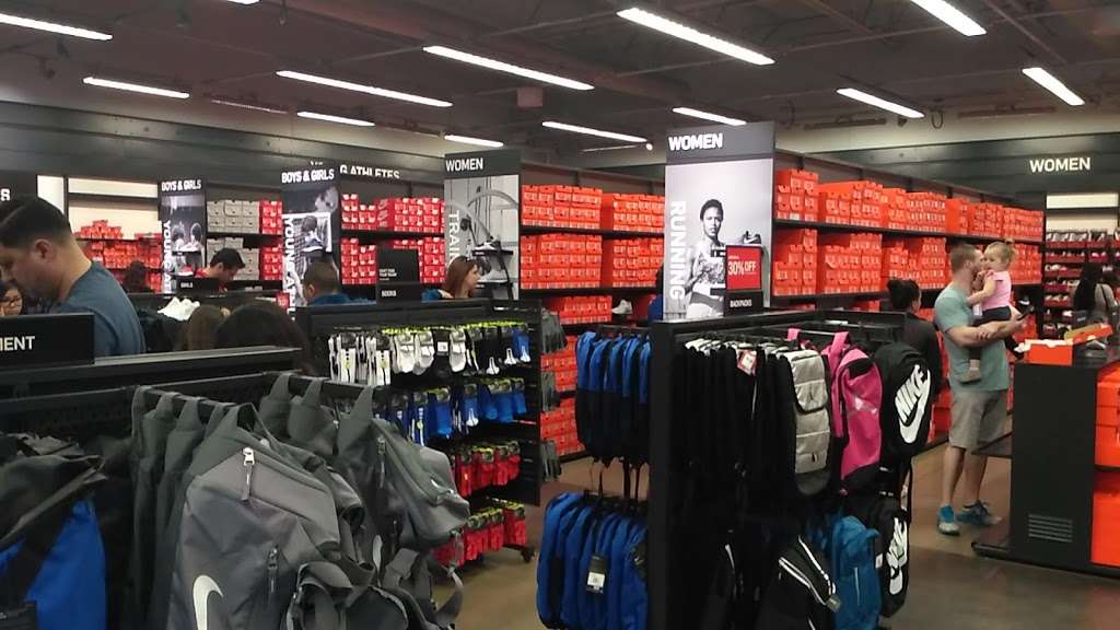 Nike Factory Store | 6800 N 95th Ave Suite 590, Glendale, AZ 85305, USA | Phone: (623) 877-2027