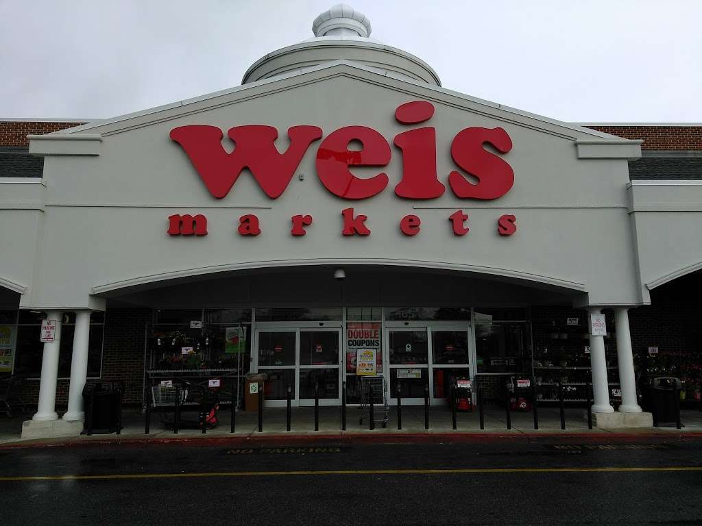 Weis Markets | 165 Orville Rd, Essex, MD 21221, USA | Phone: (410) 686-1354