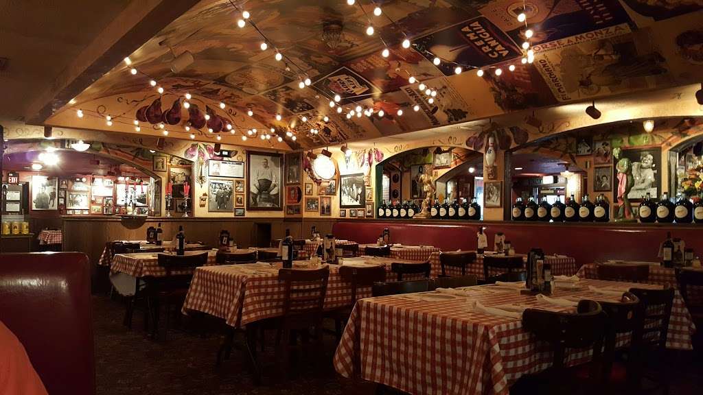 Buca di Beppo Italian Restaurant | 7111 W Ray Rd, Chandler, AZ 85226, USA | Phone: (480) 785-7272