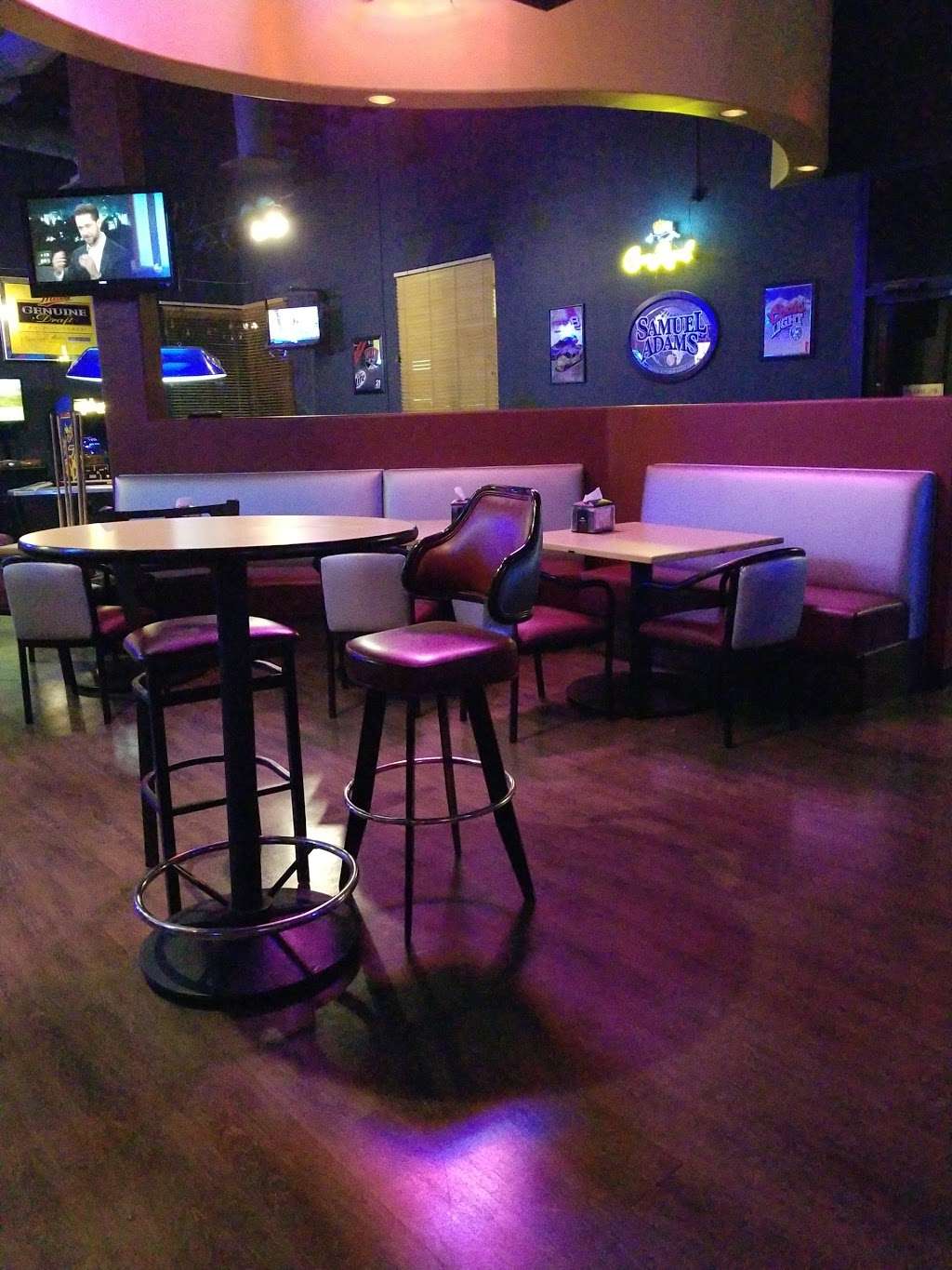 Putters Bar & Grill - Cheyenne | 7790 W Cheyenne Ave, Las Vegas, NV 89129, USA | Phone: (702) 655-4700