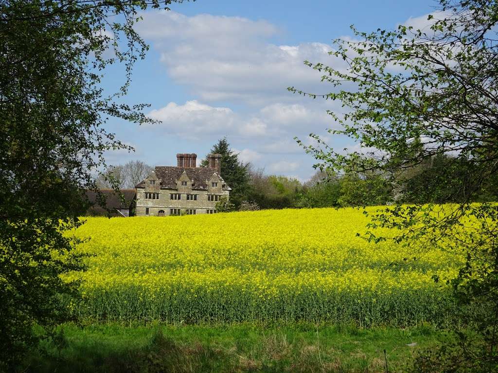 Gulledge Farmhouse | East Grinstead RH19 1TX, UK