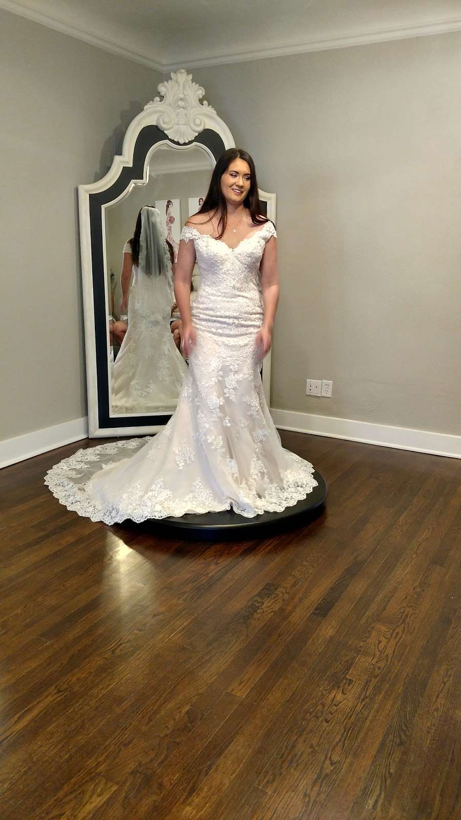 Uptown Bridal & Boutique | 1300 N McClintock Dr Building A, Chandler, AZ 85226, USA | Phone: (480) 242-9408